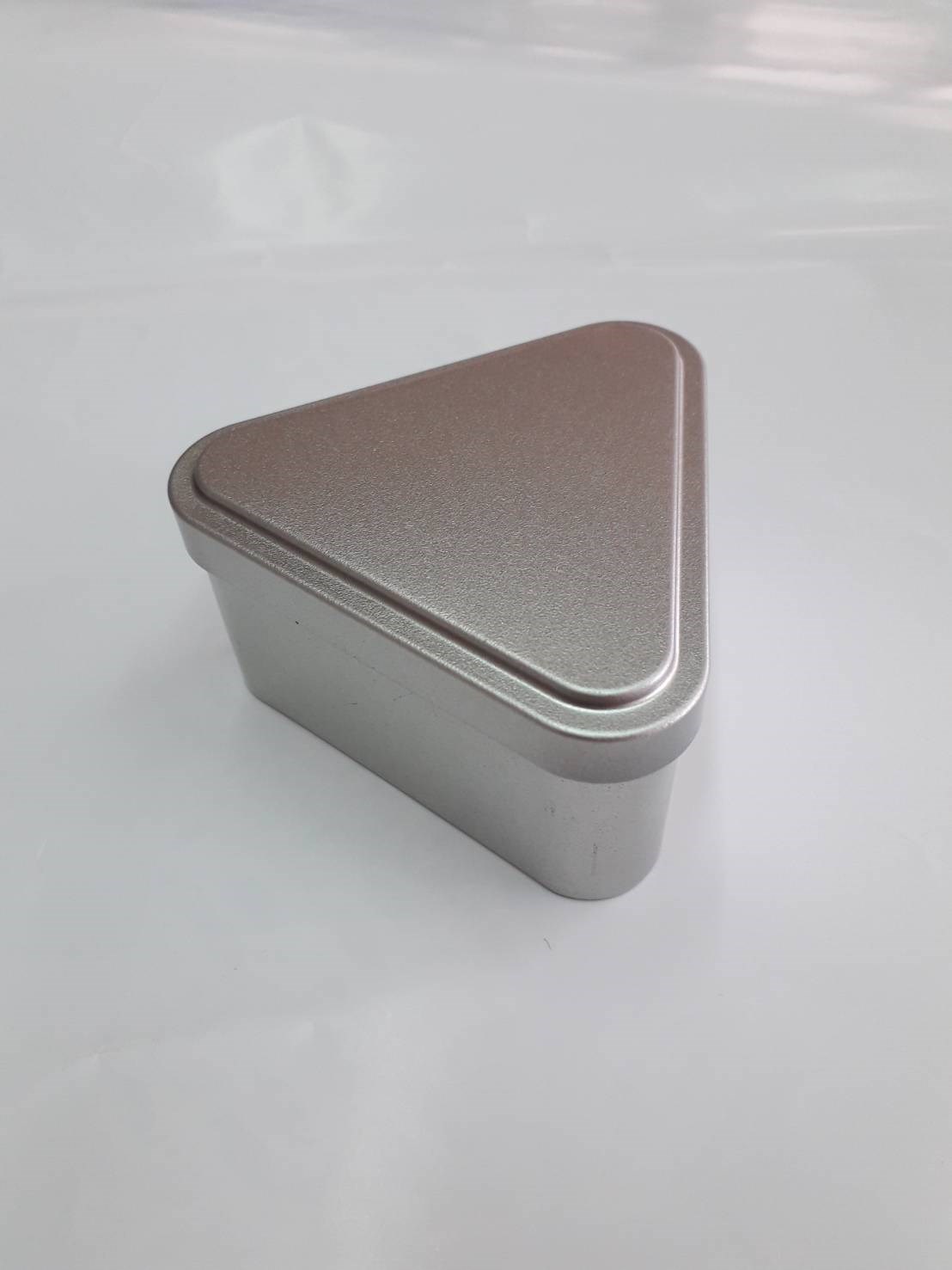 TC63三角罐(三邊8.5cm等長)